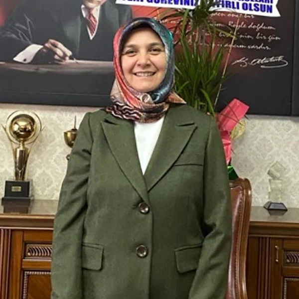 İhsaniye Belediye Başkanı Emine Gökçe
