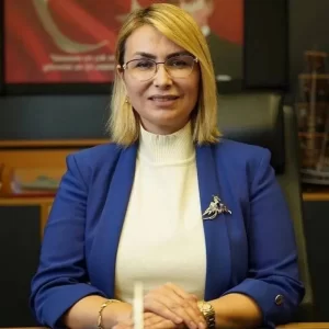 Altınova Belediye Başkanı Yasemin Fazlaca